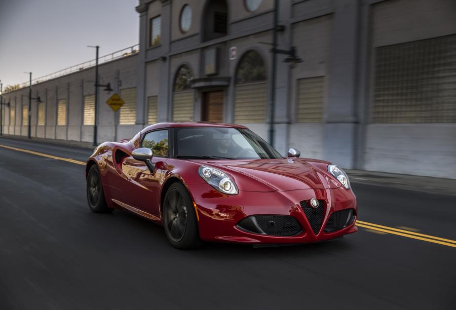  Alfa Romeo 4C (960) 2014 года  (NA) (фото 1 из 40)